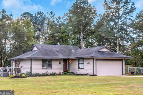 Photo of 130 McIntosh Trail, Griffin, GA 30223 (MLS # 10629474) Photo of 130 McIntosh Trail, Griffin, GA 30223 (MLS # 10629474)