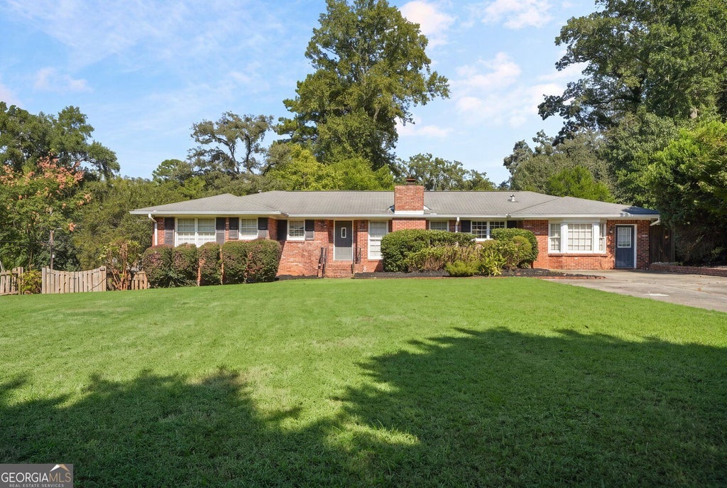 Photo of 2579 Whiteleigh Drive NE, Atlanta, GA 30345 (MLS # 10847499)