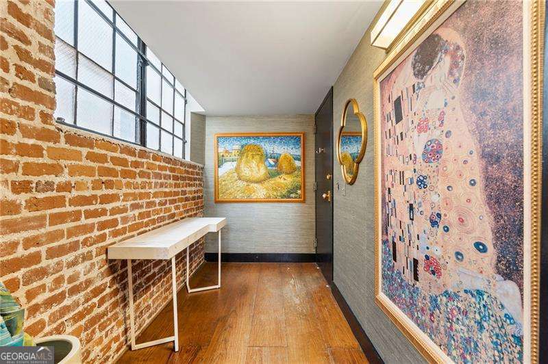 190 Walker ST SW 205