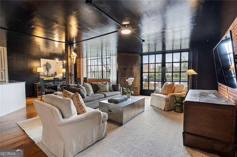 190 Walker ST SW 205