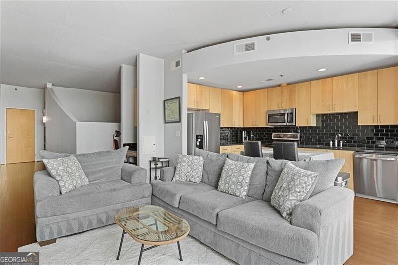 361 17th ST NW 2115