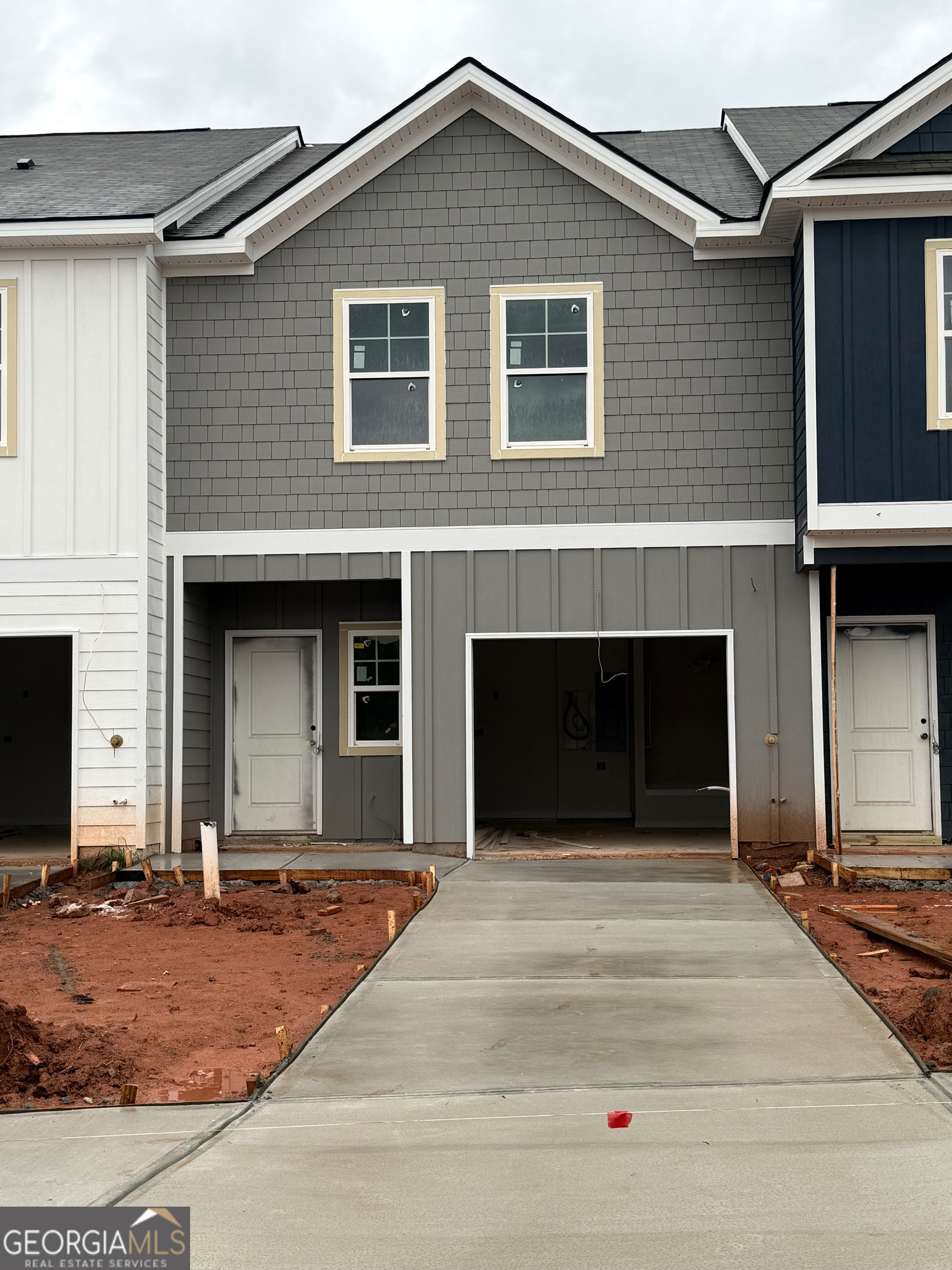 1352 Riverstone RD 104