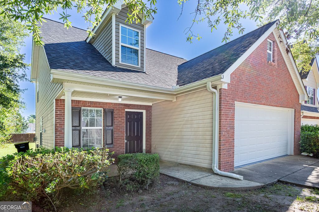 Photo of 2 Belmont Park Drive, Newnan, GA 30263 (MLS # 10632322)