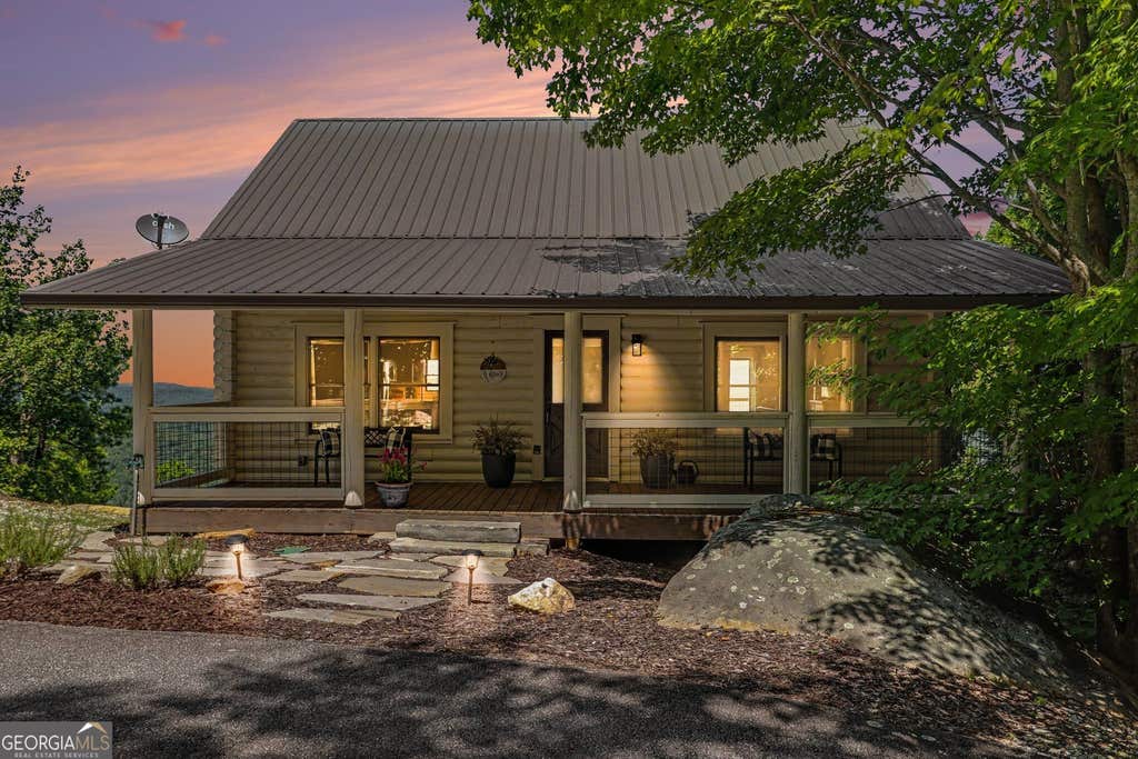 Photo of 312 Tallulah View, Tallulah Falls, GA 30573 (MLS # 10828313)