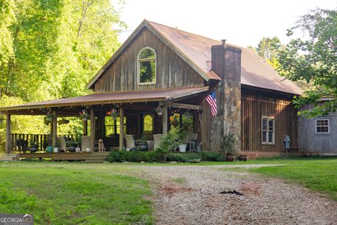 A home in Toccoa