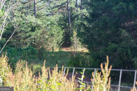 A home in Toccoa