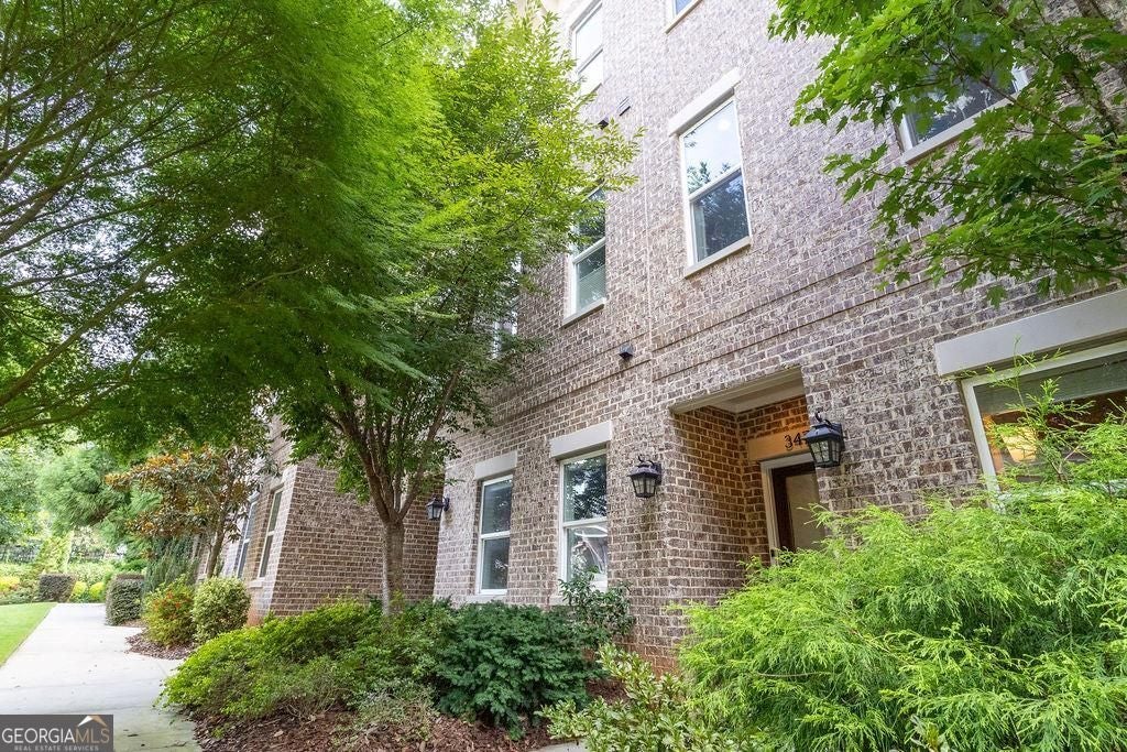 347 Brownstones CIR NE