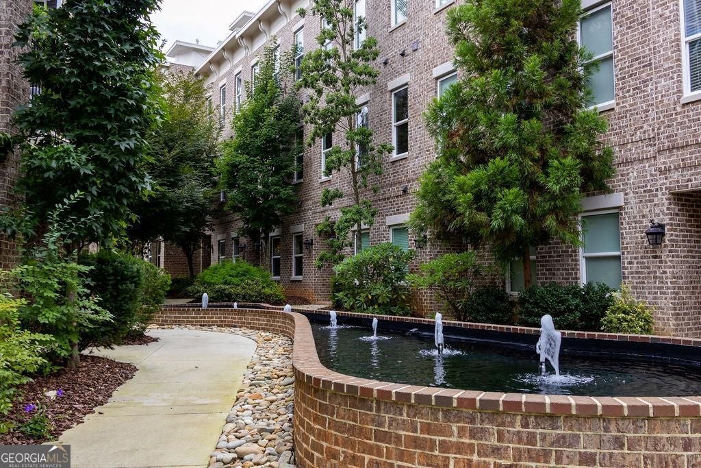 347 Brownstones CIR NE