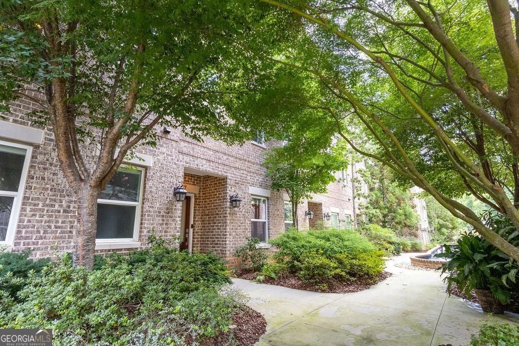 347 Brownstones CIR NE