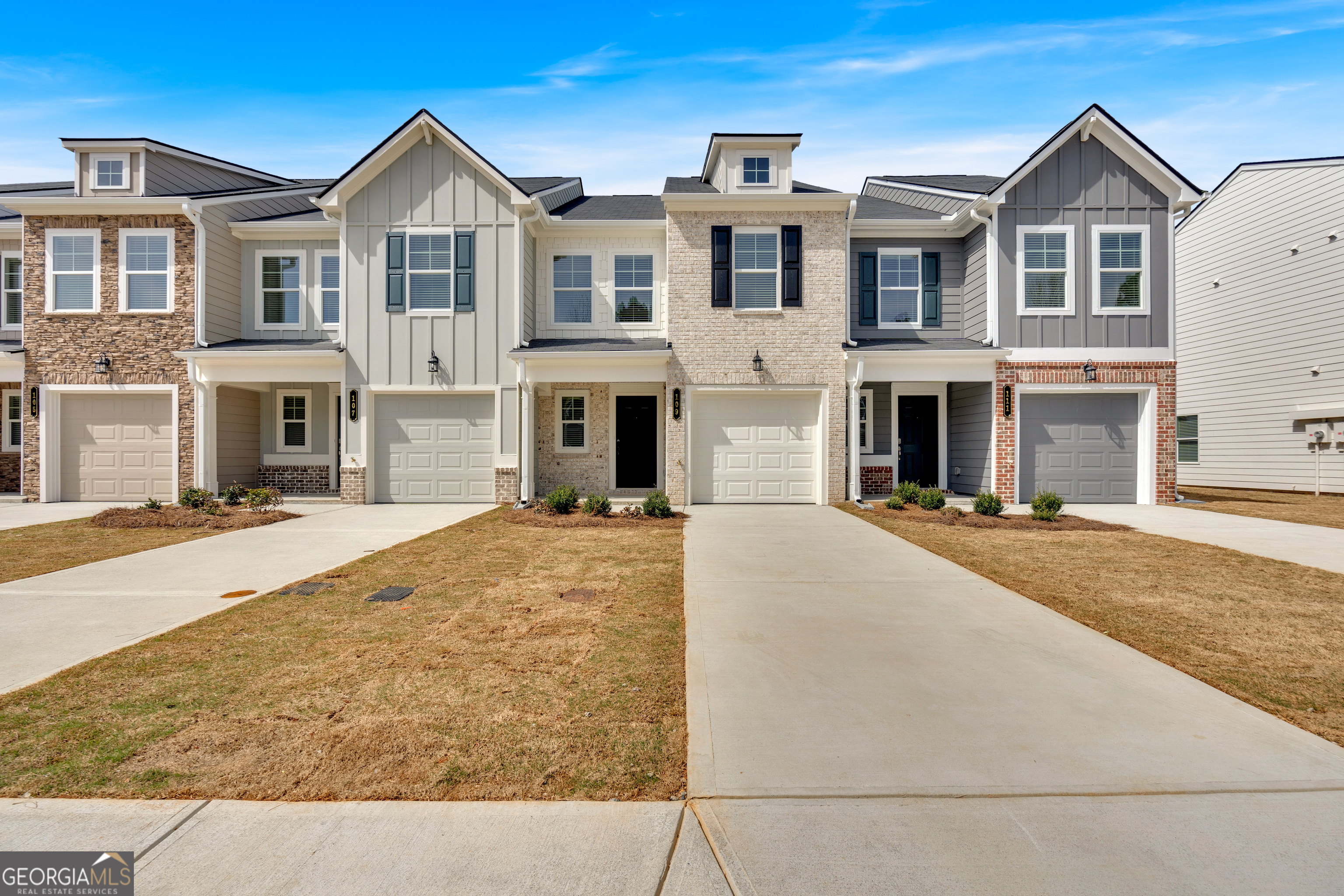 109 Village Green DR