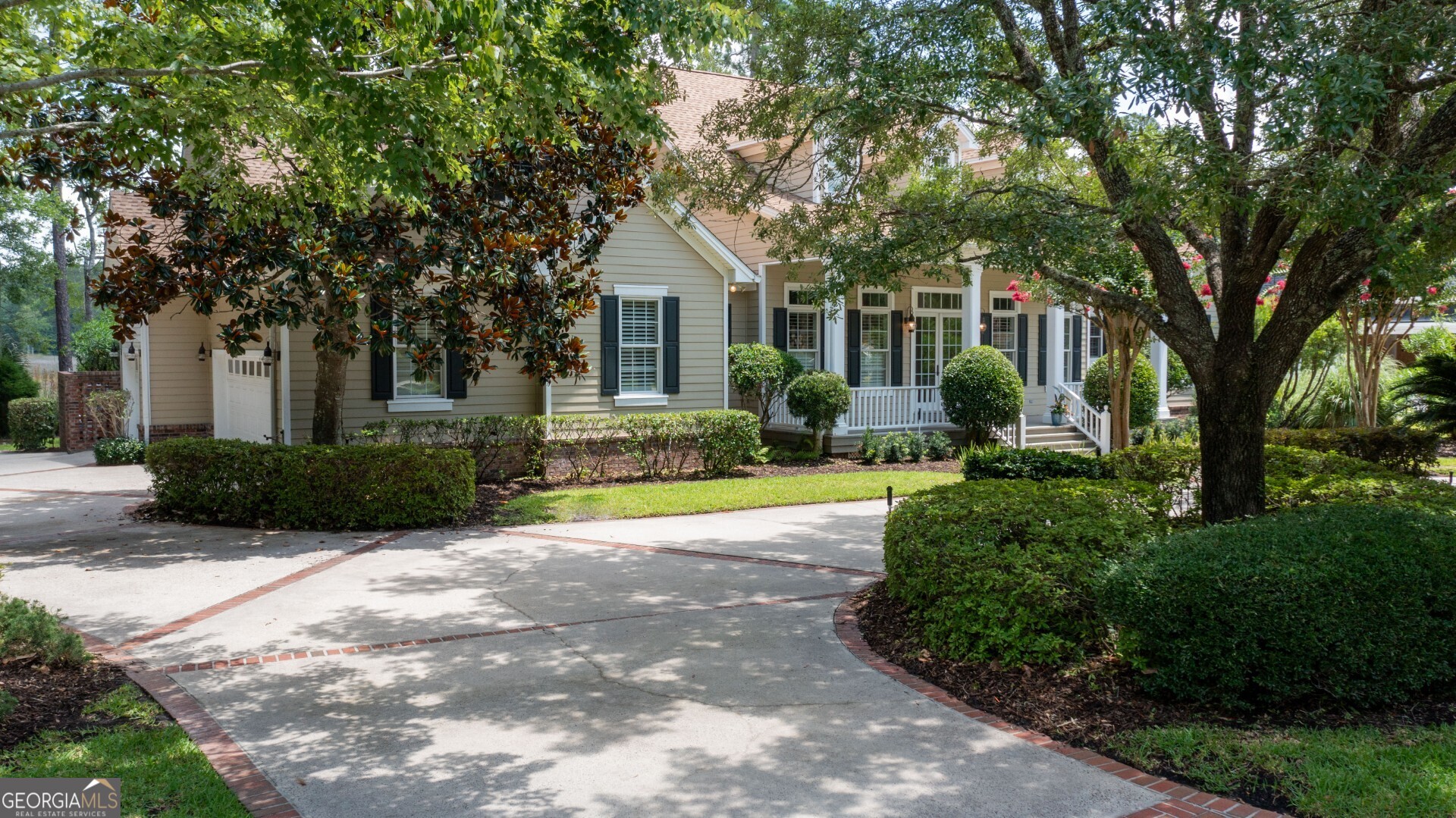 1015 Greenwillow DR