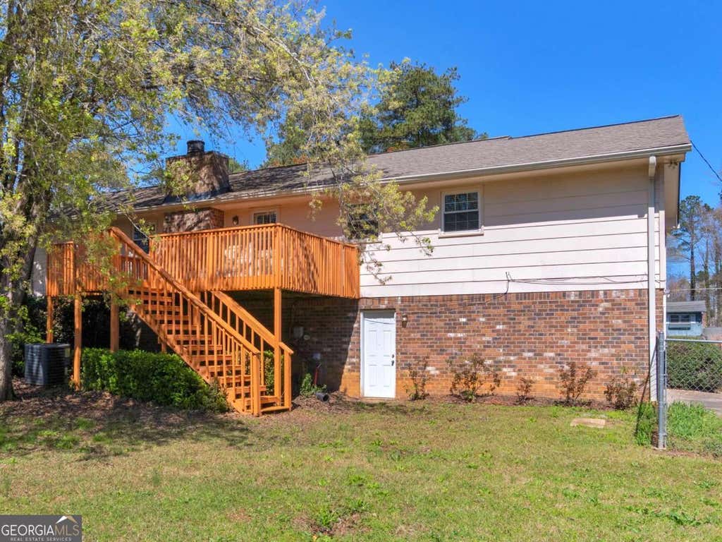Photo of 765 Swamp Creek Drive, Jonesboro, GA 30238 (MLS # 10815635)
