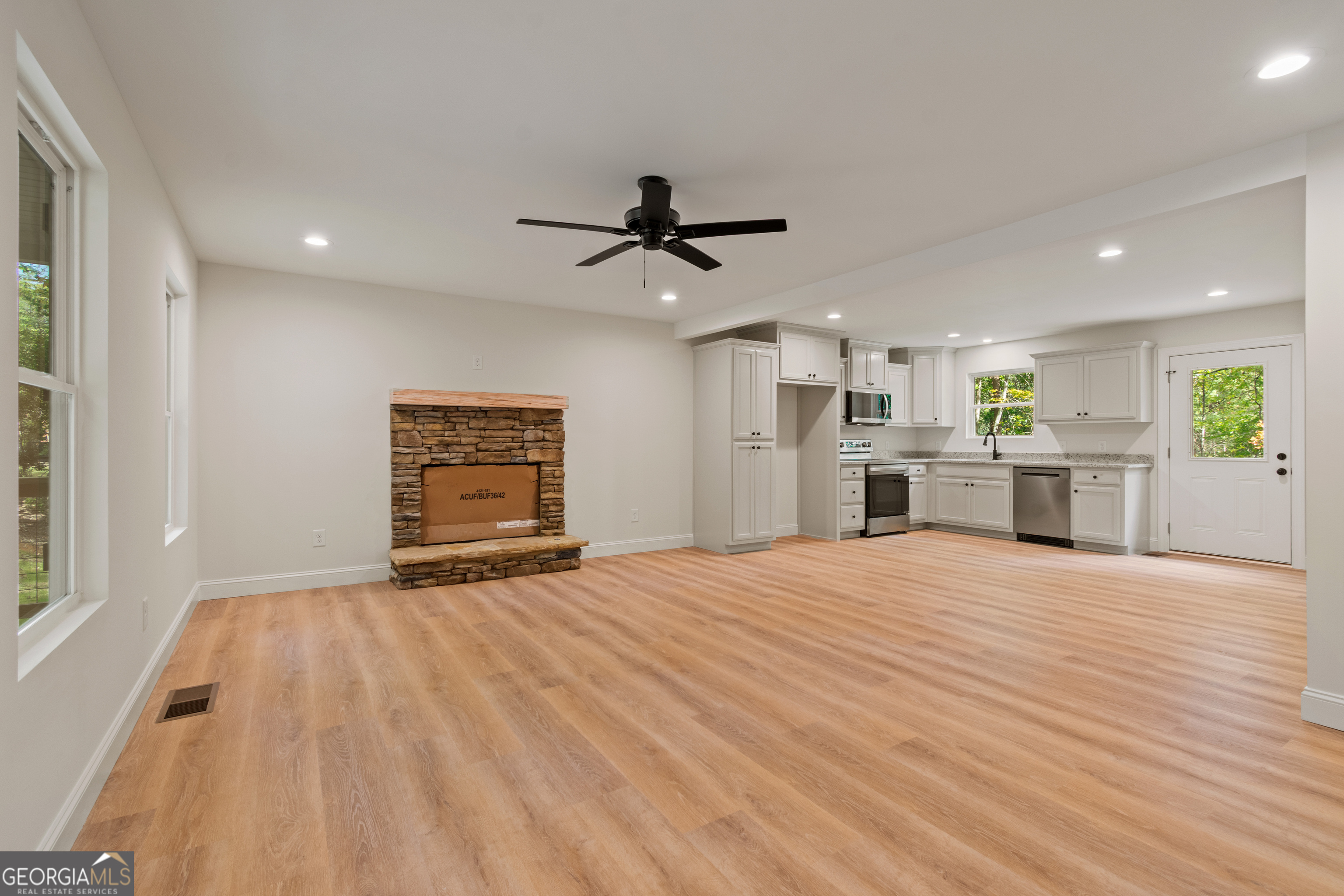 412 Fireside Ridge DR