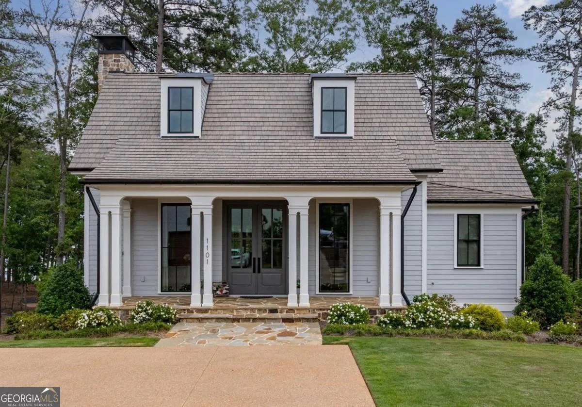 1101 Longview Commons