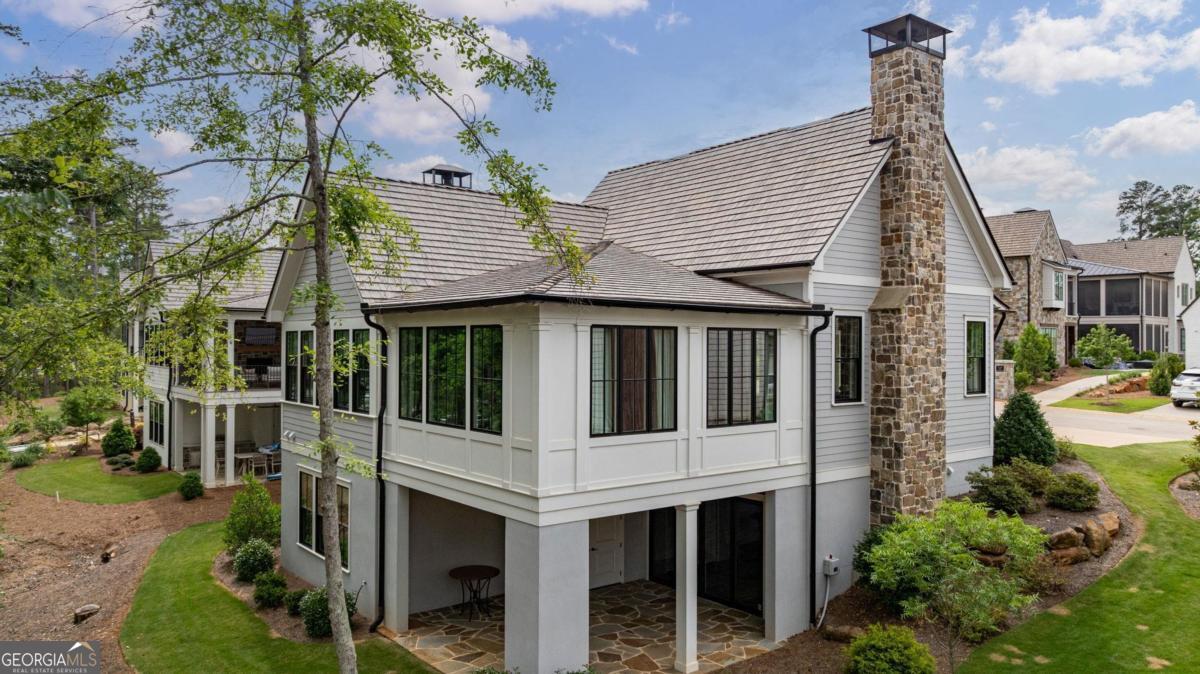 1101 Longview CMNS