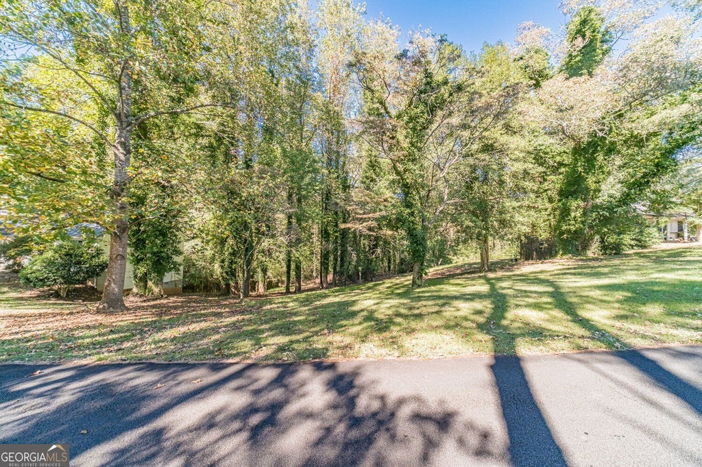 Photo of 3319 Little Circle, Gainesville, GA 30506 (MLS # 10873746)