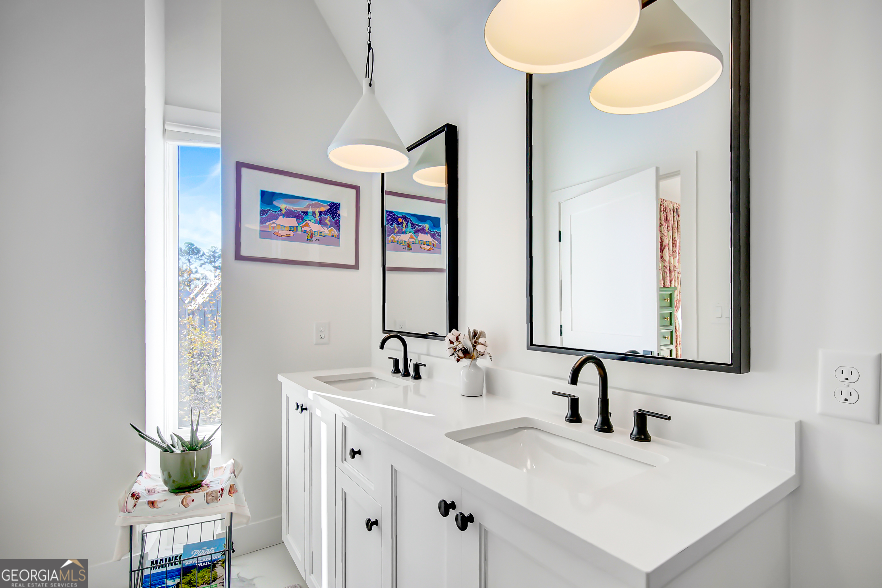 Fayetteville, Georgia 30214, United States, 2 Bedrooms Bedrooms, ,3 BathroomsBathrooms,Residential,Active,246241