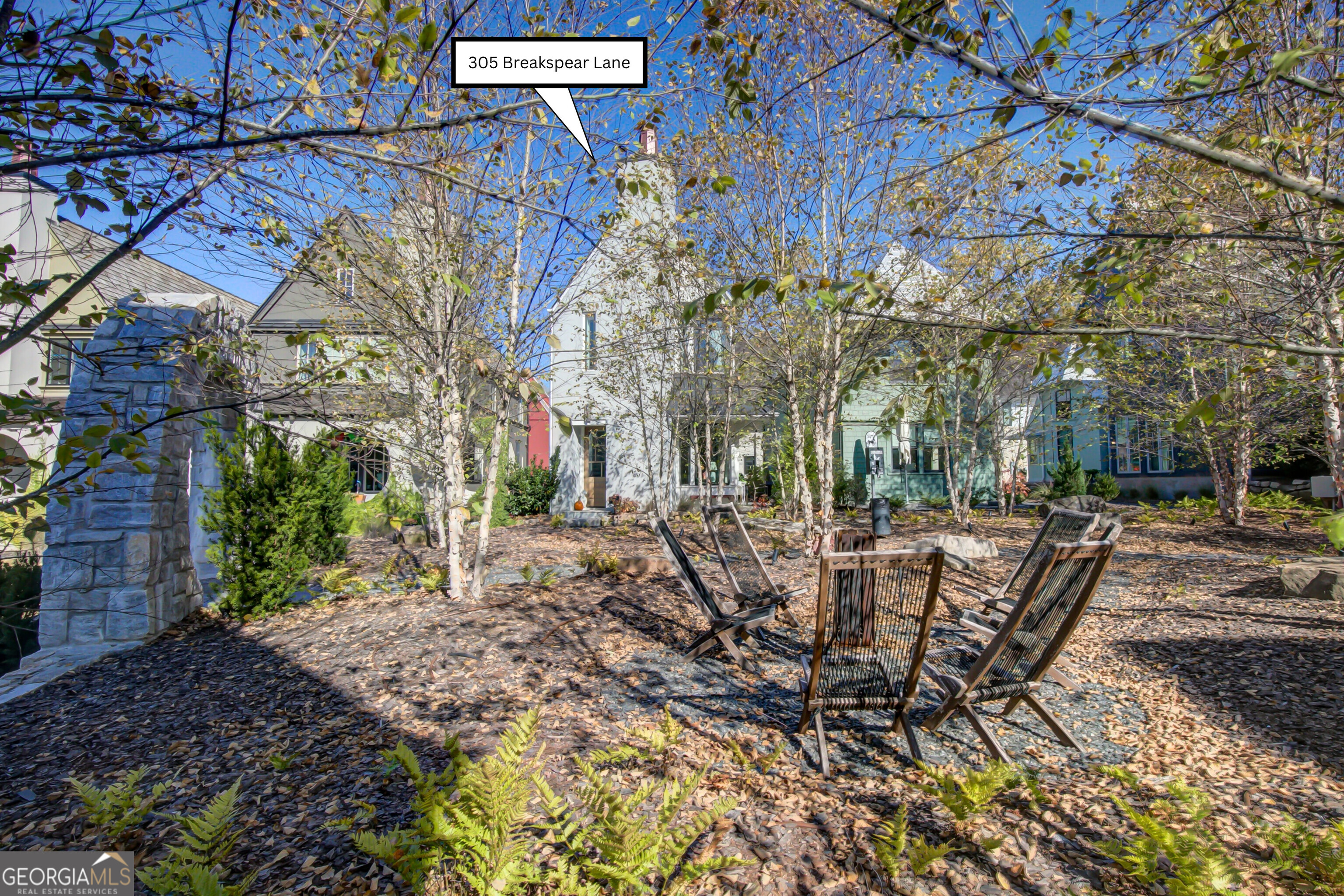 305 Breakspear LN