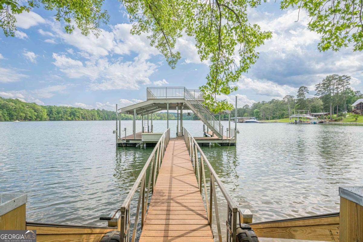 2555 Chattahoochee LN