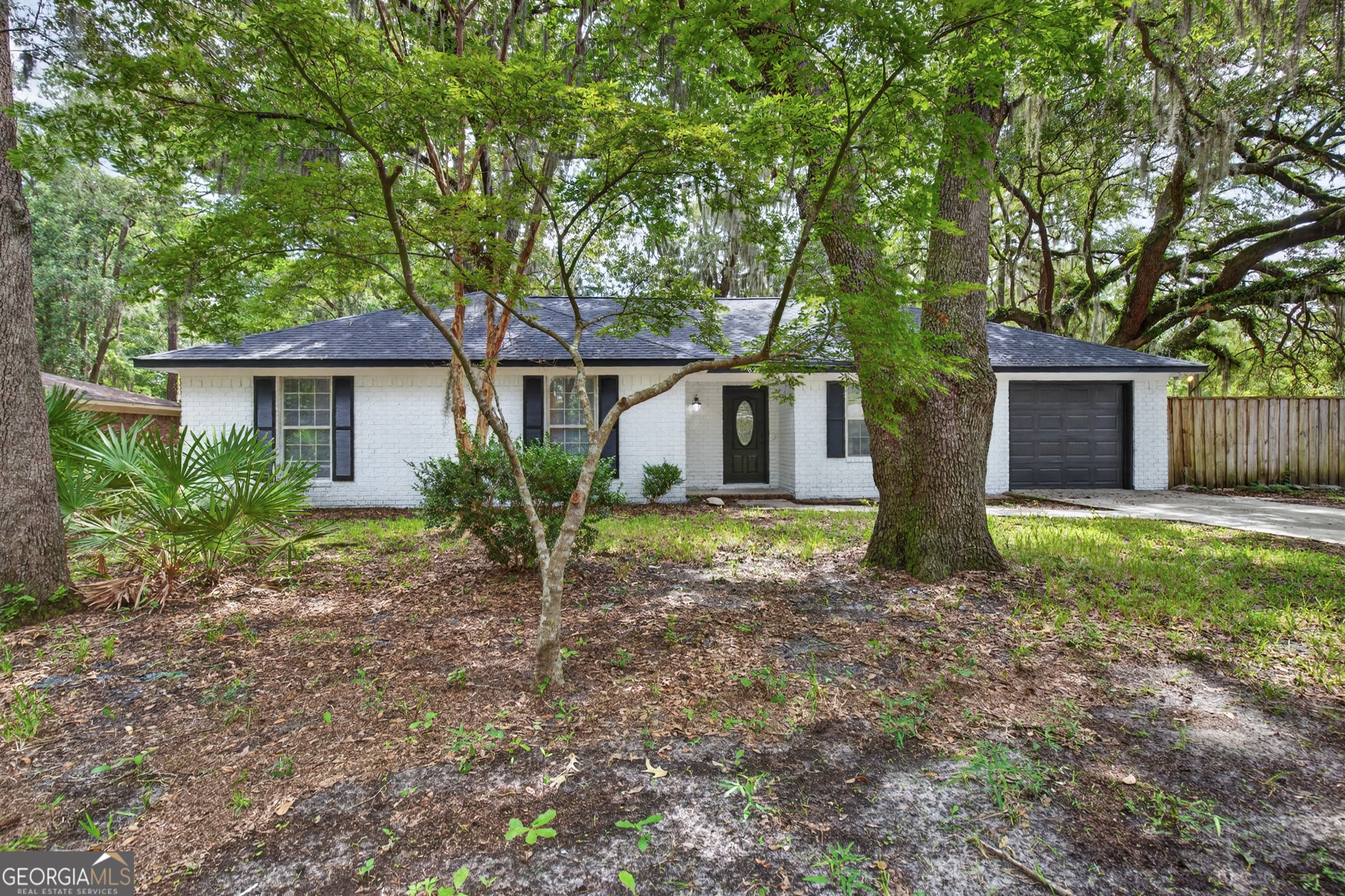 822 Lakeview CT