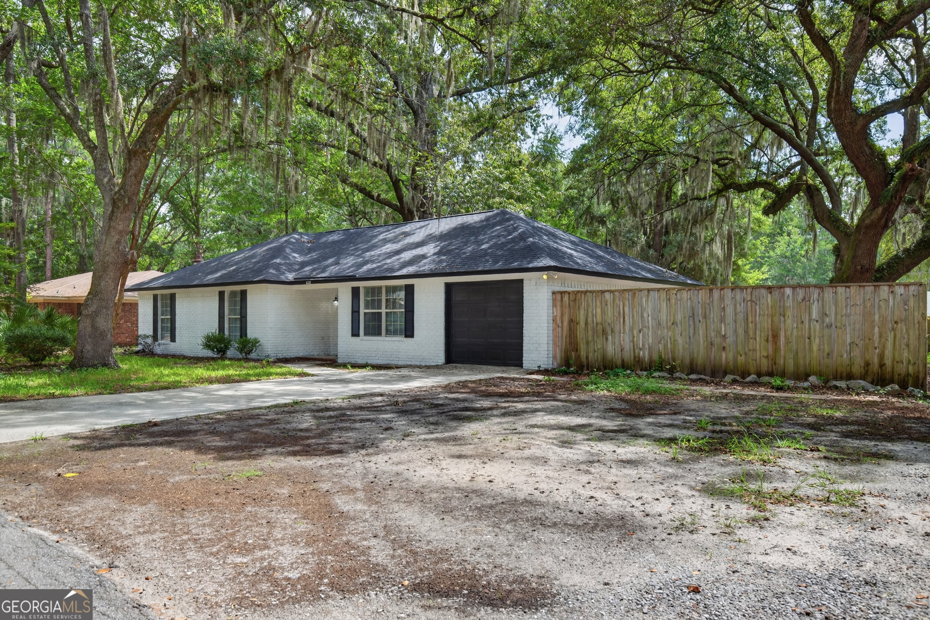 822 Lakeview CT