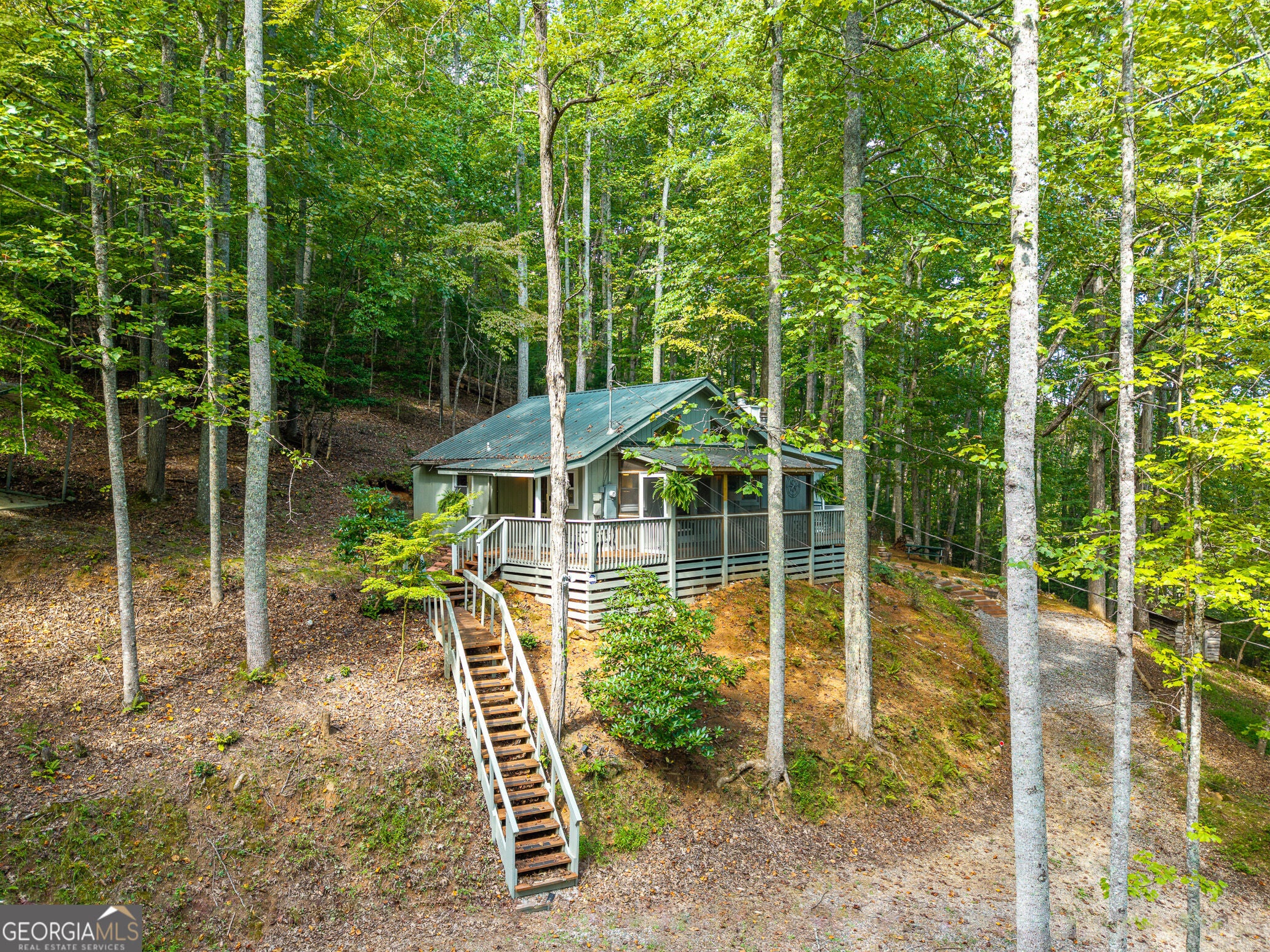 767 Robertson CIR