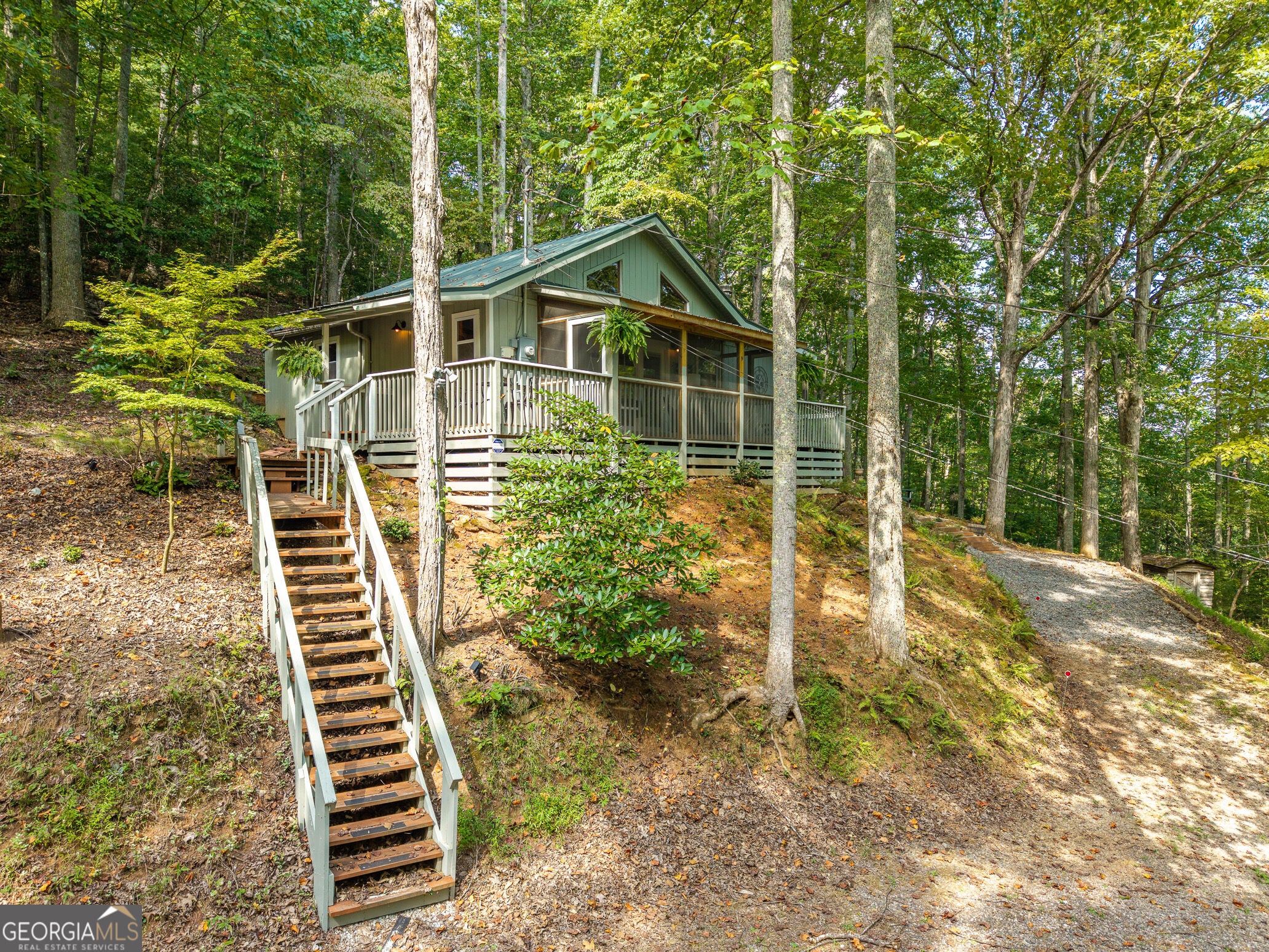 767 Robertson CIR