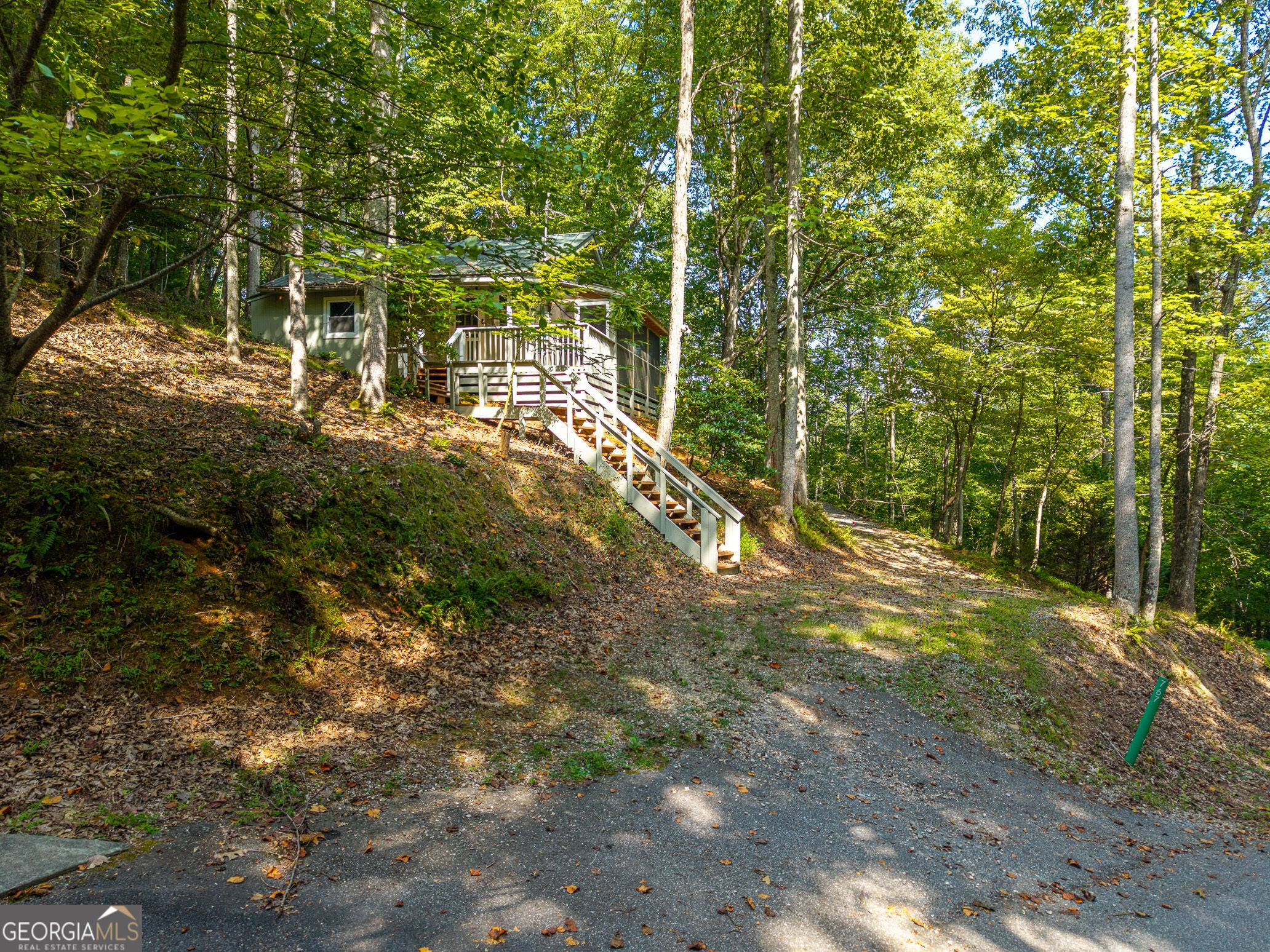 767 Robertson CIR