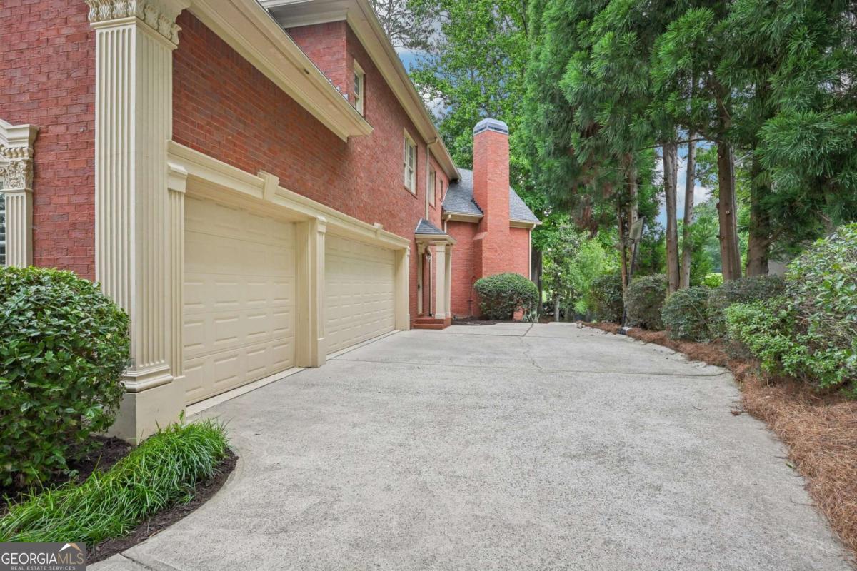 8250 Saint Marlo Fairway DR
