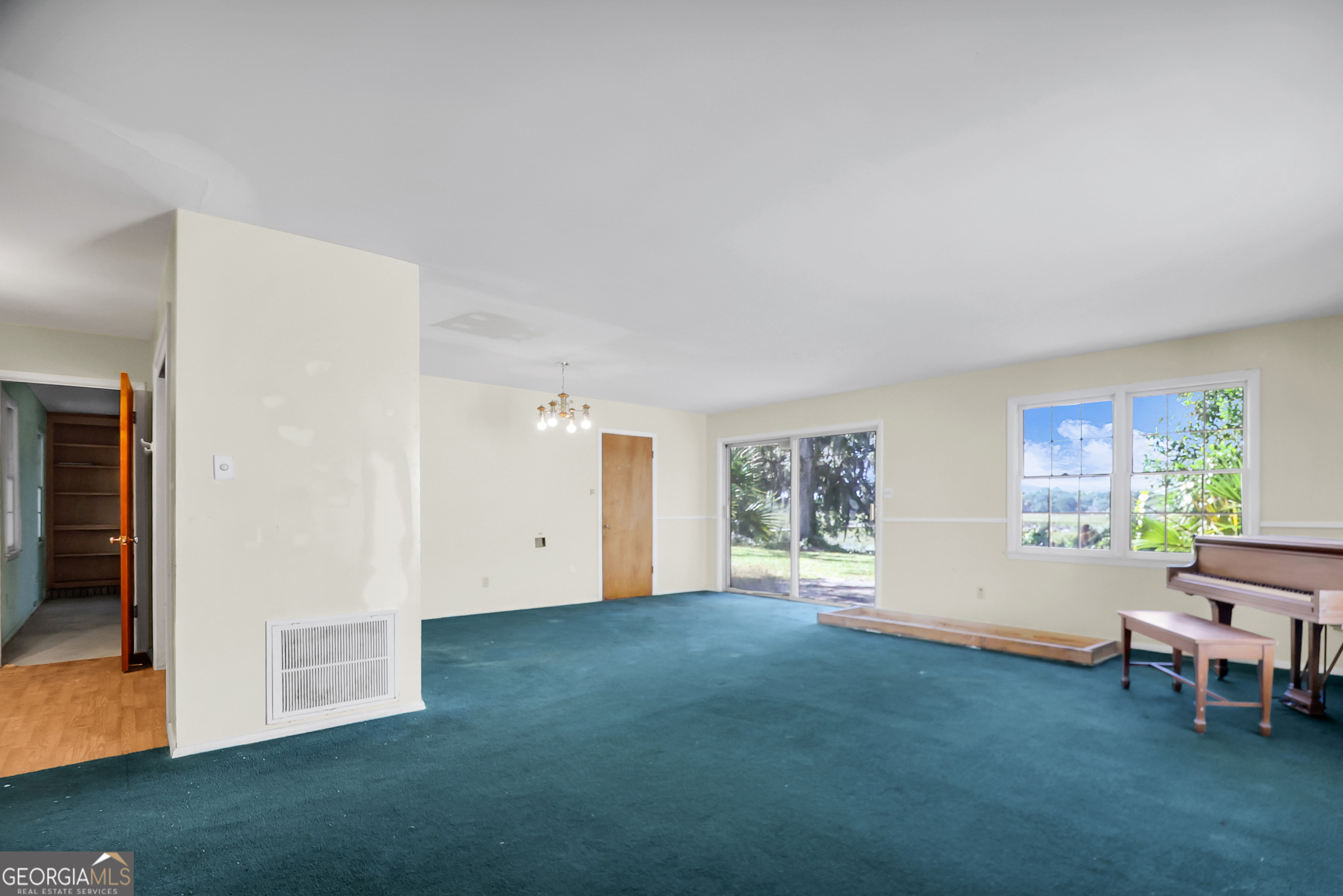 9121 Garland DR