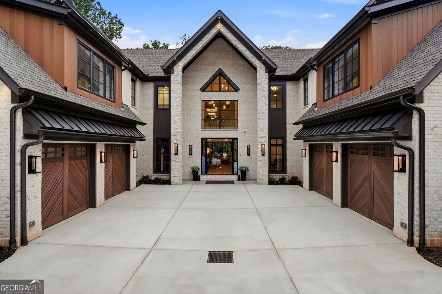233 Traditions DR