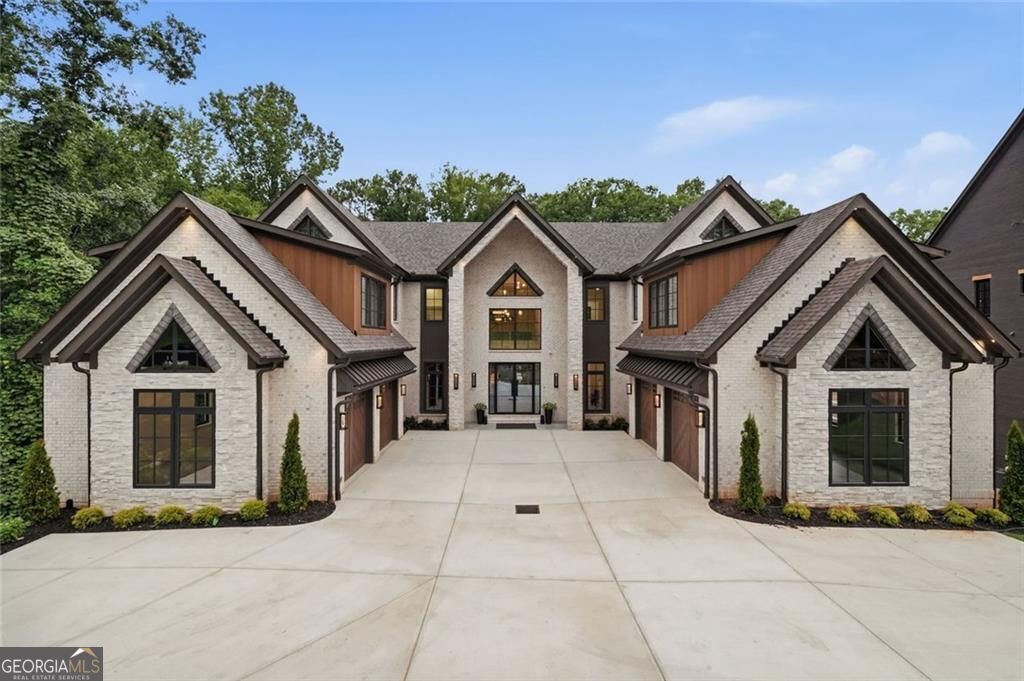 233 Traditions DR