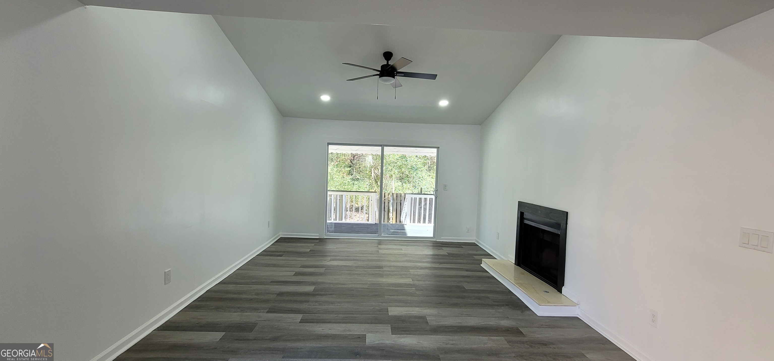 Pleasant Oaks - Residential