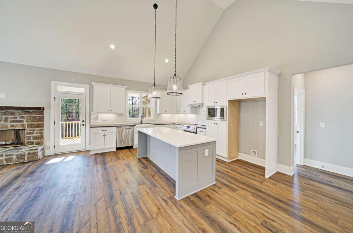 107 Bob White DR
