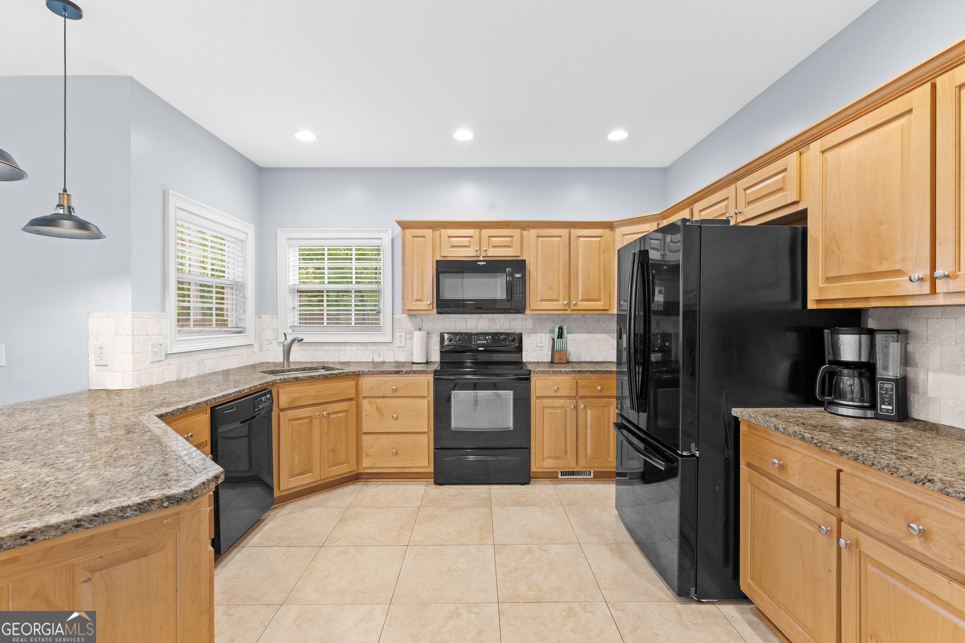 250 Rainbow DR