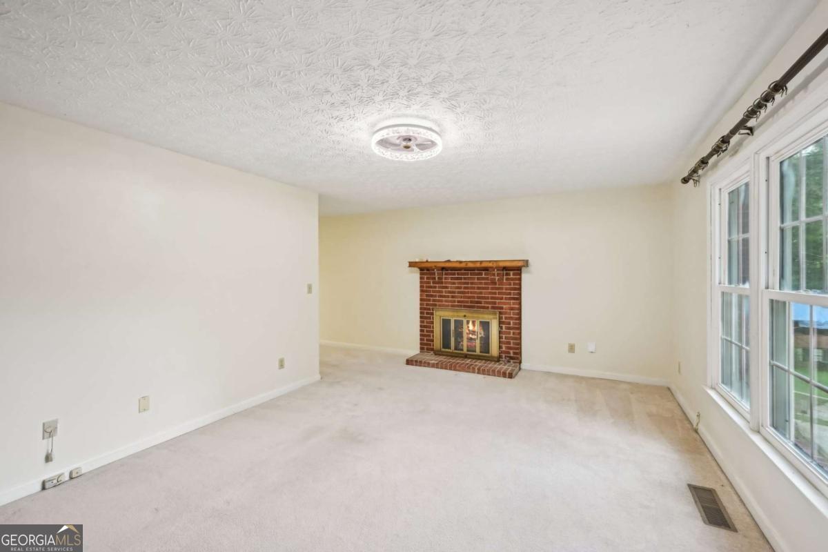 187 Timber Creek LN SW