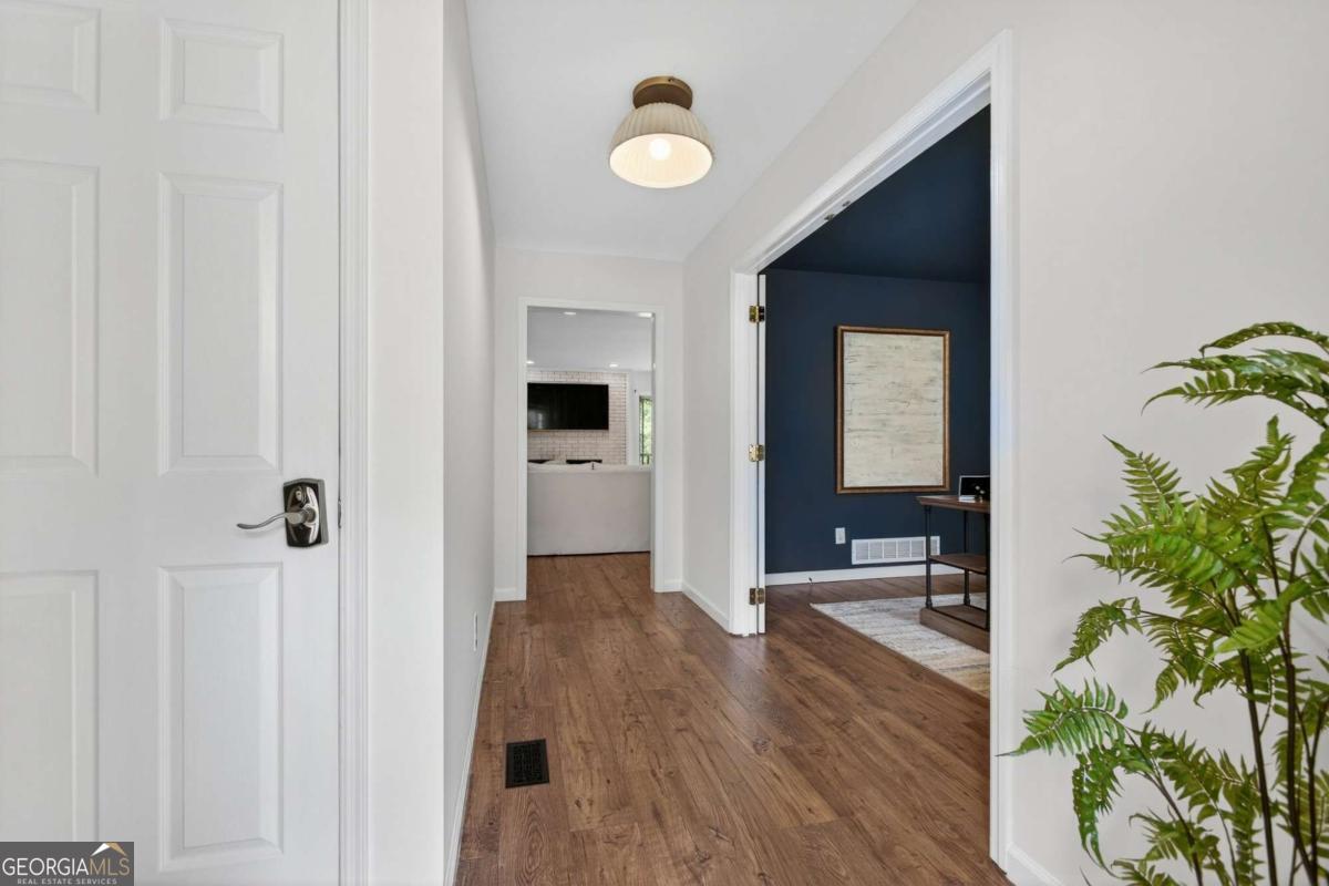 1069 Cliffridge CT SE