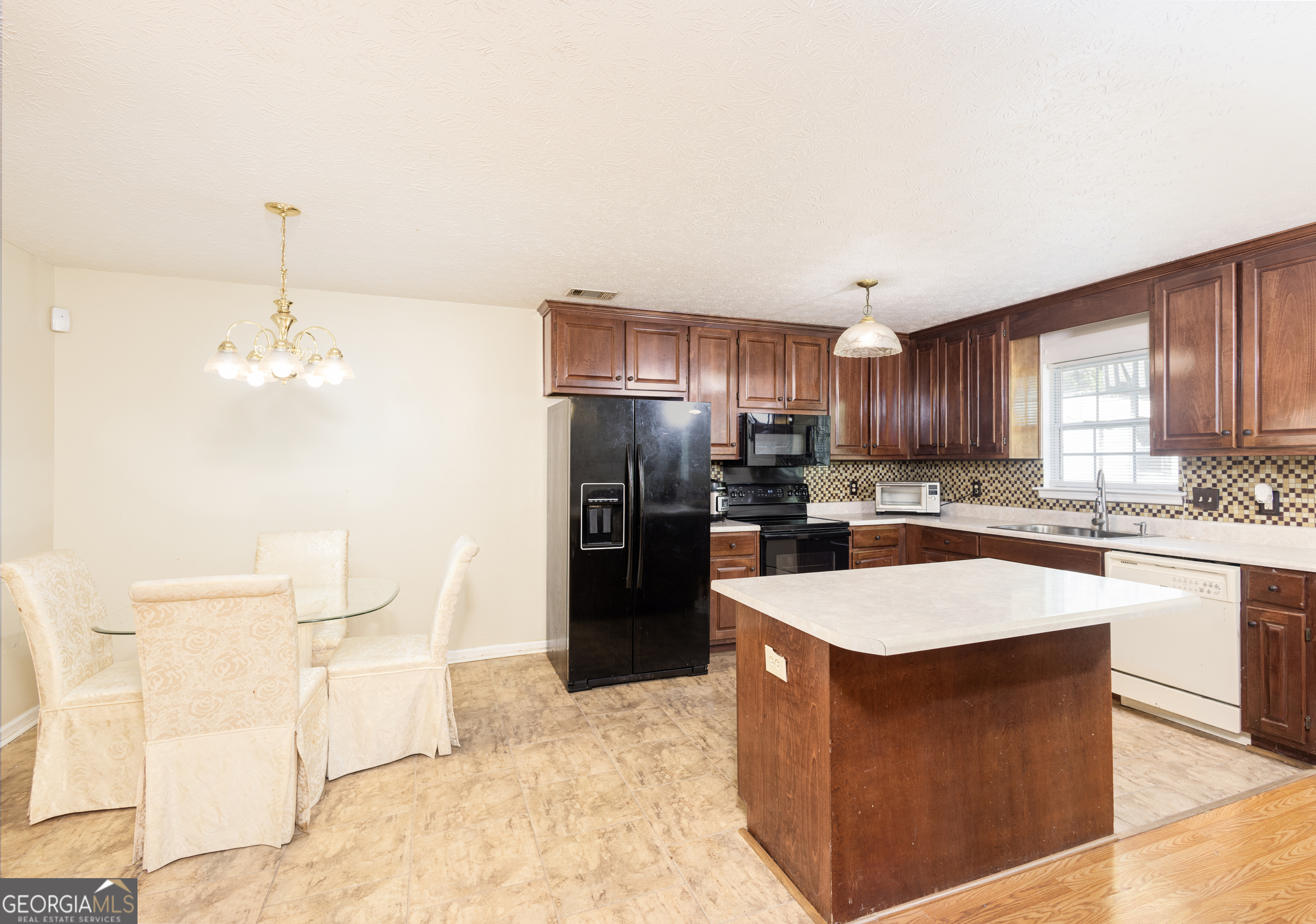 558 Wilder DR
