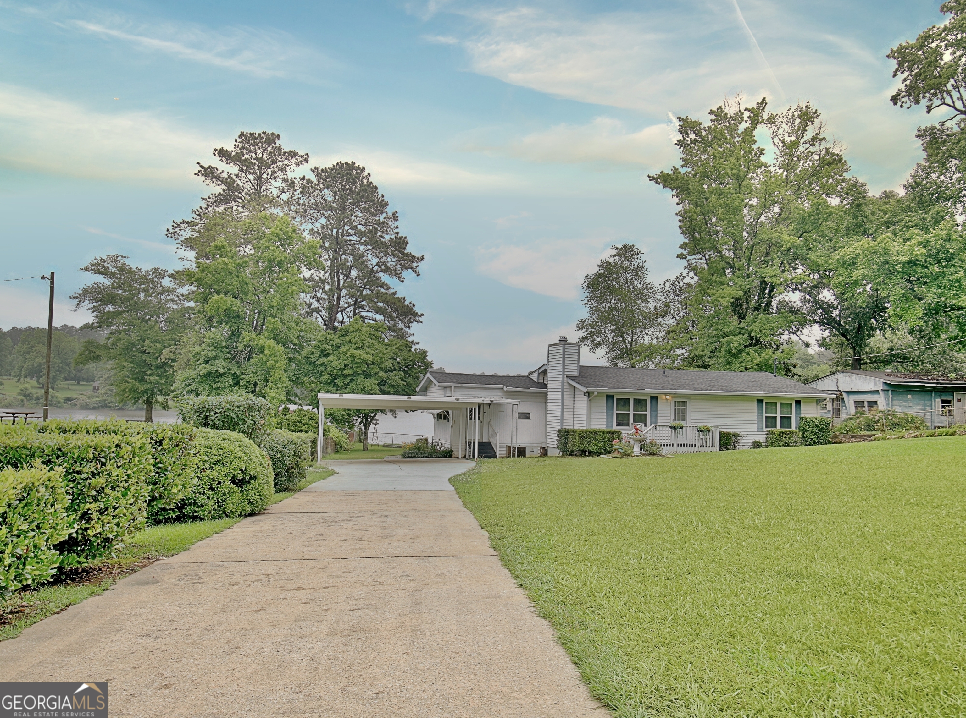 270 E James CIR