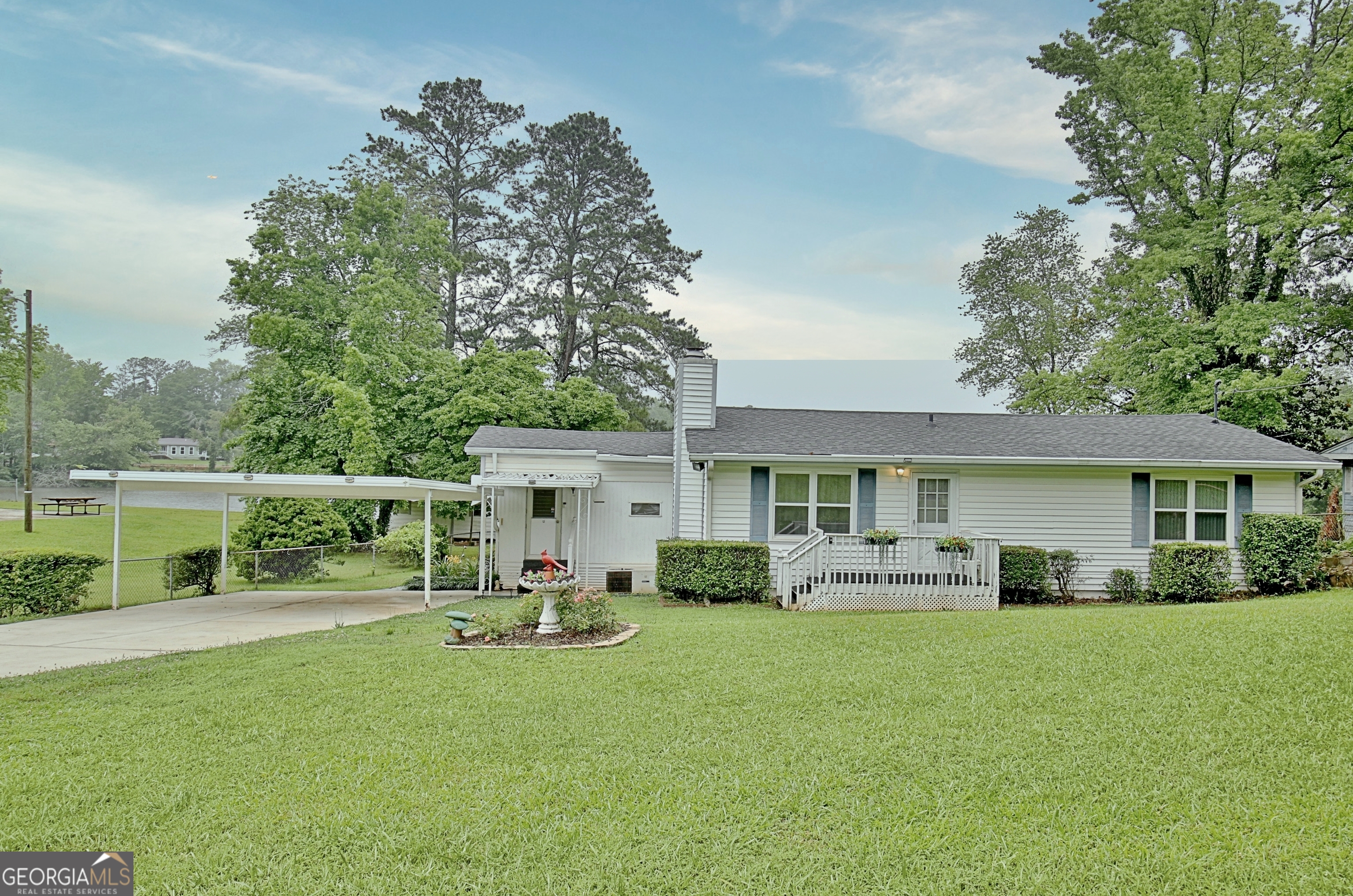 270 E James CIR
