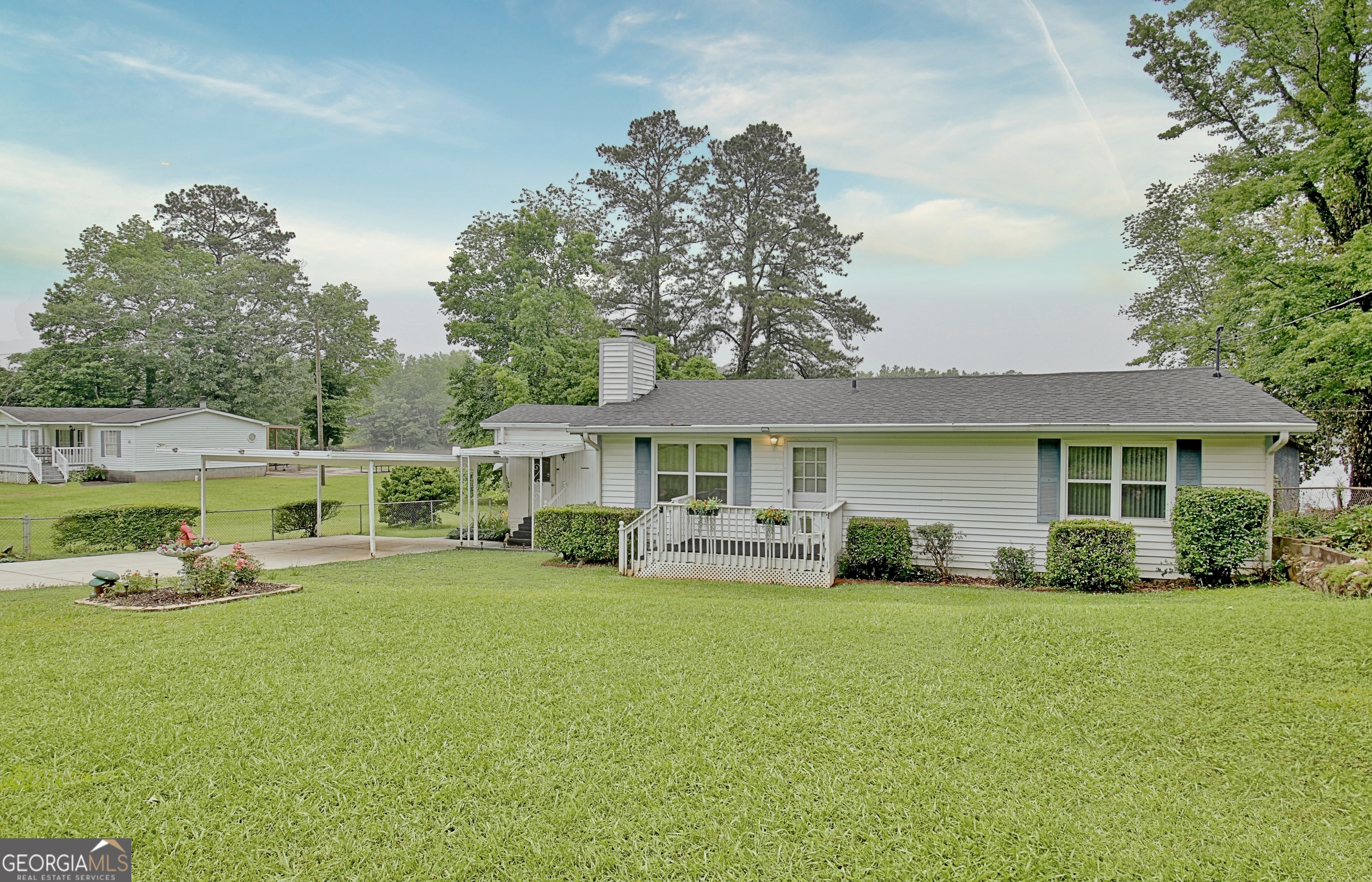 270 E James CIR