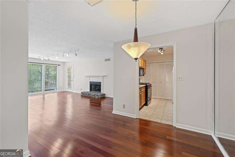 2308 Country Park DR SE
