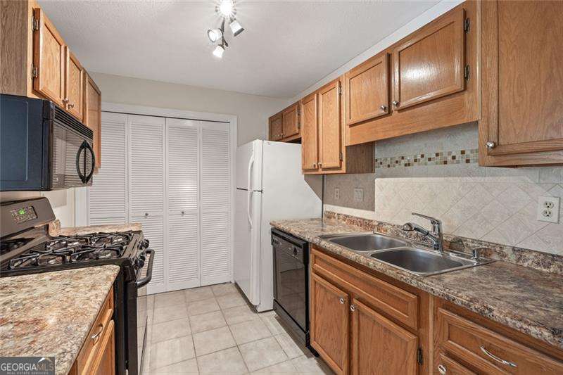 2308 Country Park DR SE