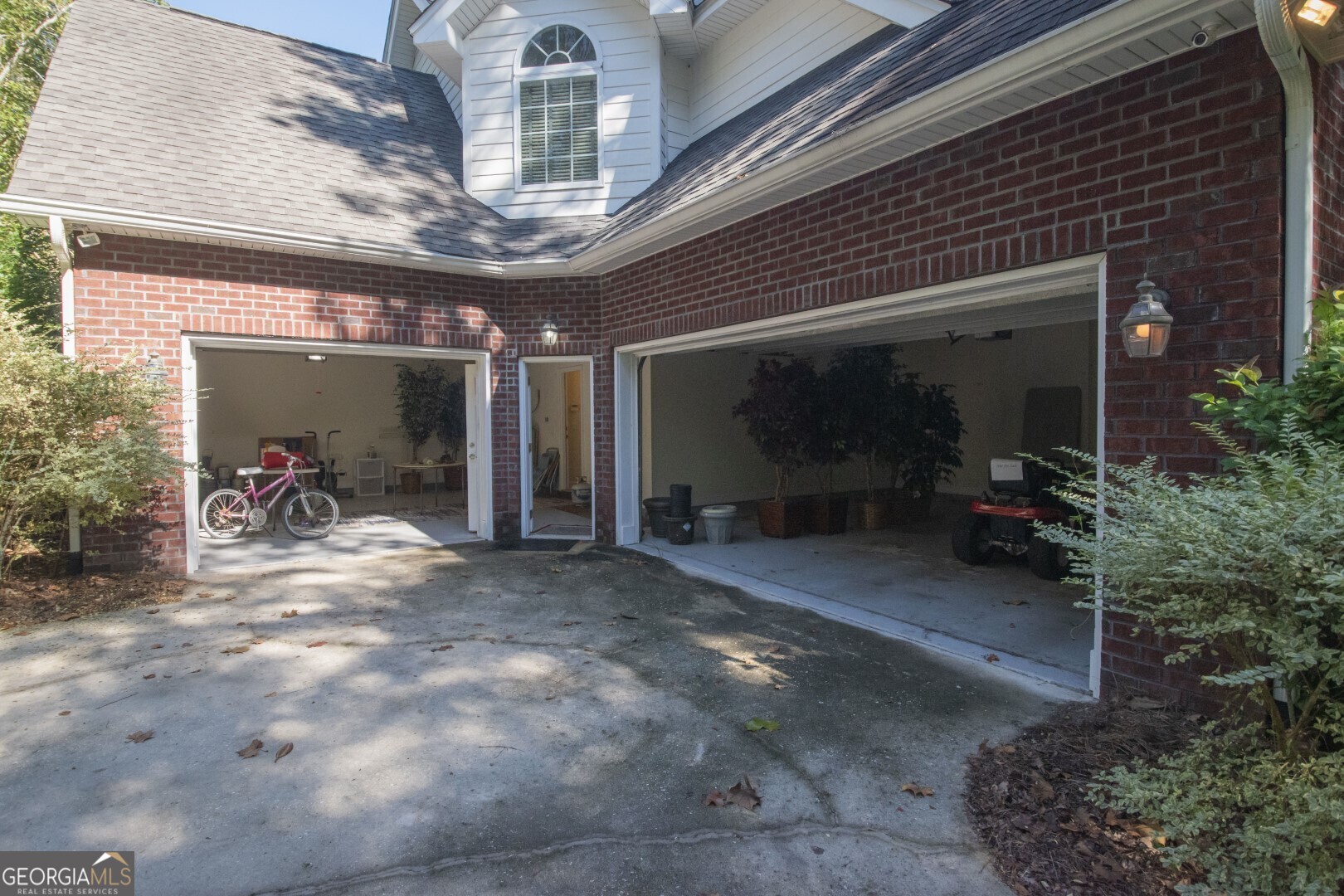 990 Godley AVE
