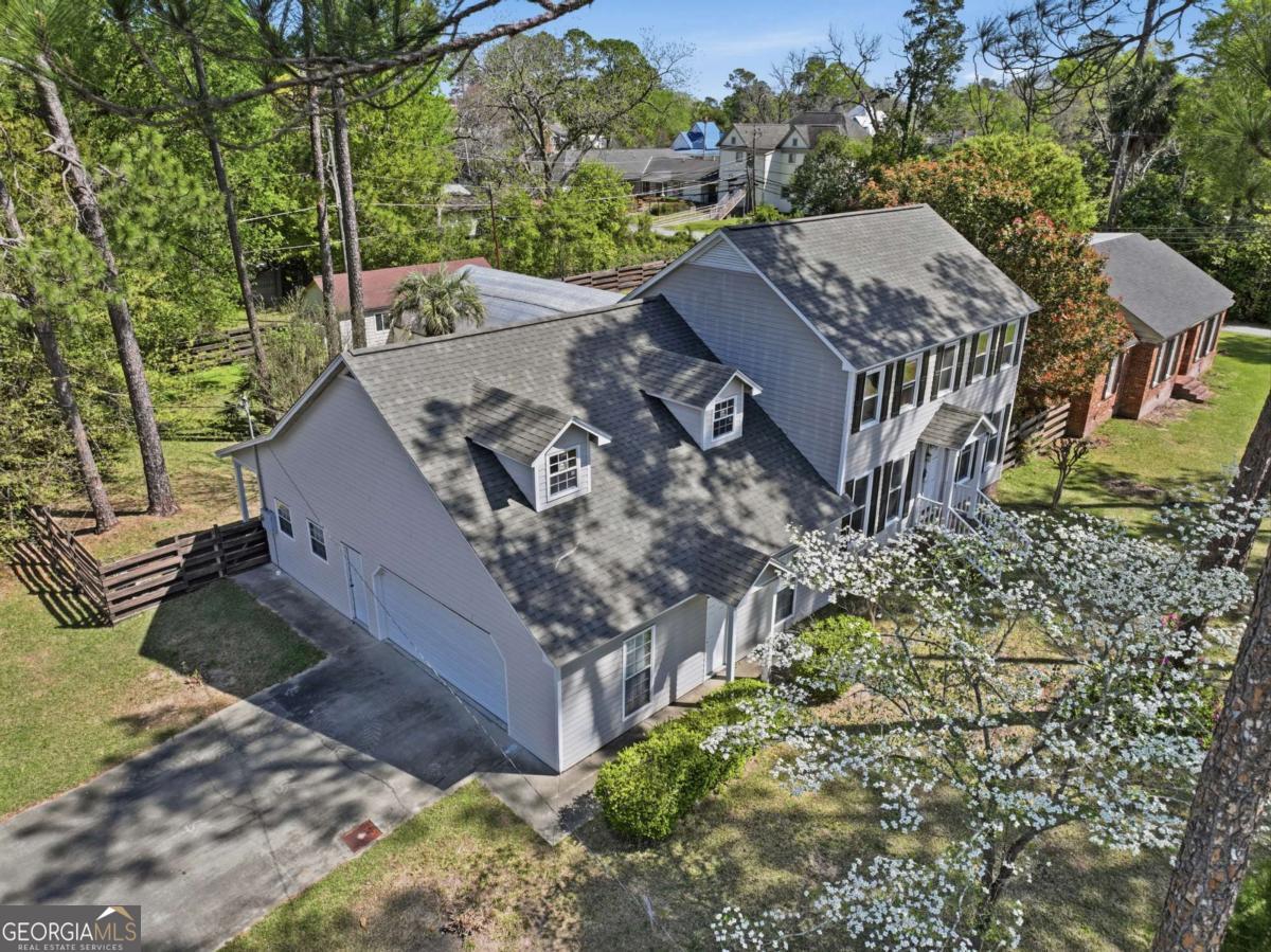215 W Cypress ST