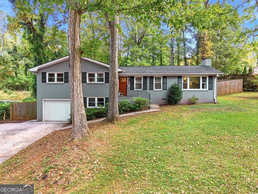 Photo of 5562 Crestview Drive, Acworth, GA 30102 (MLS # 10881630)