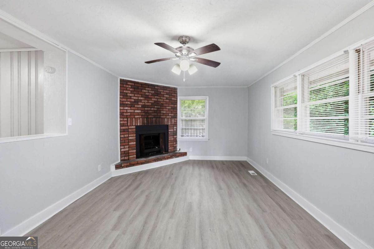 919 Green Valley RD SW