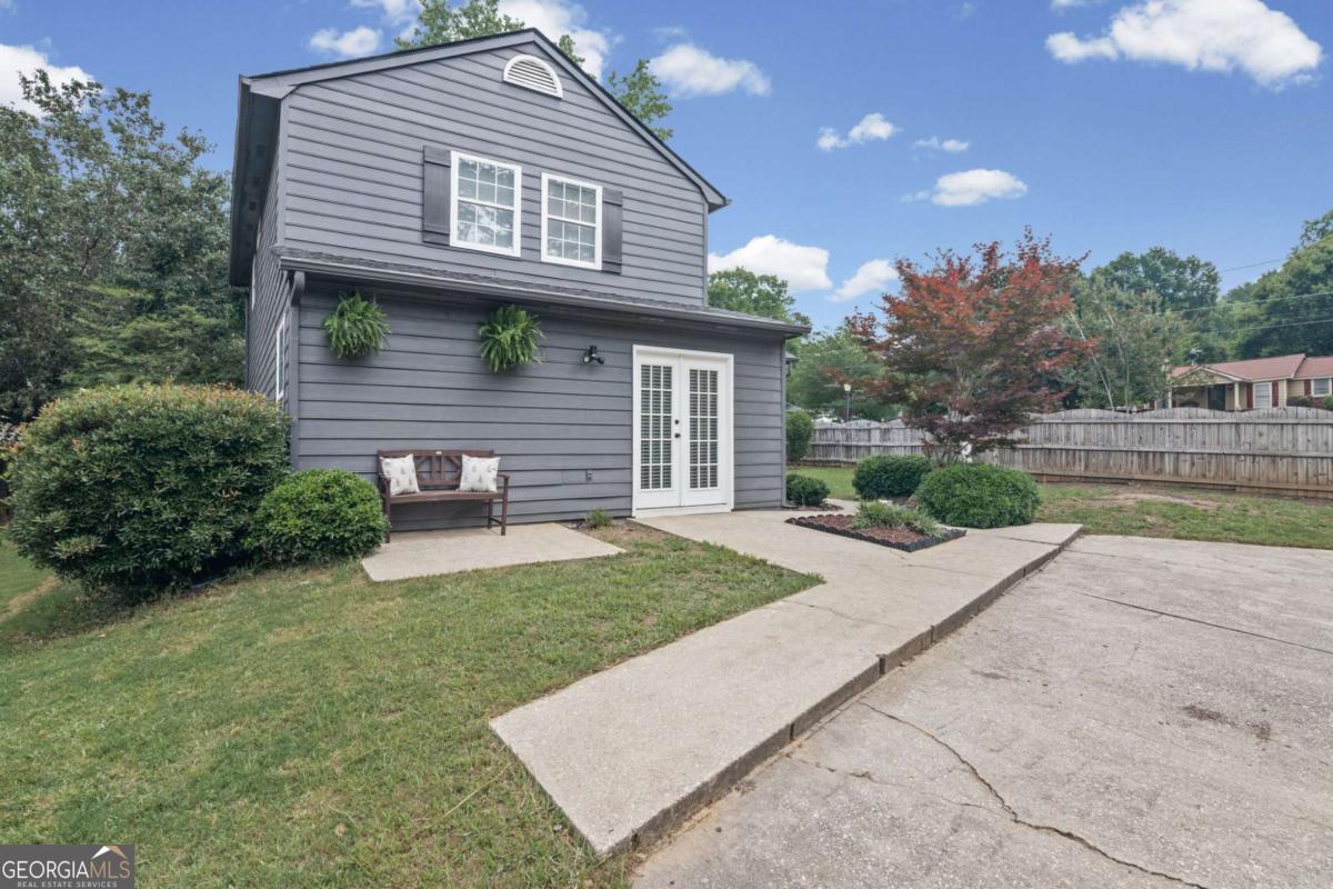 2200 Parkside DR