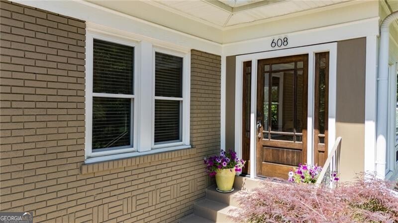 608 Sherwood RD NE
