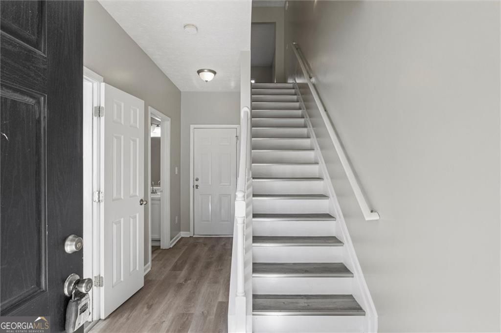 5667 CASCADE RUN SW